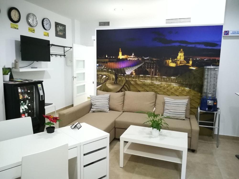 Sunnylivings Hotell Sevilla Exteriör bild